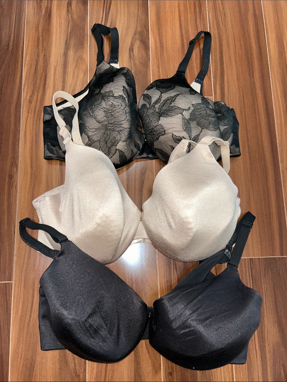 38DD Cacique Lightly lined full coverage bra set